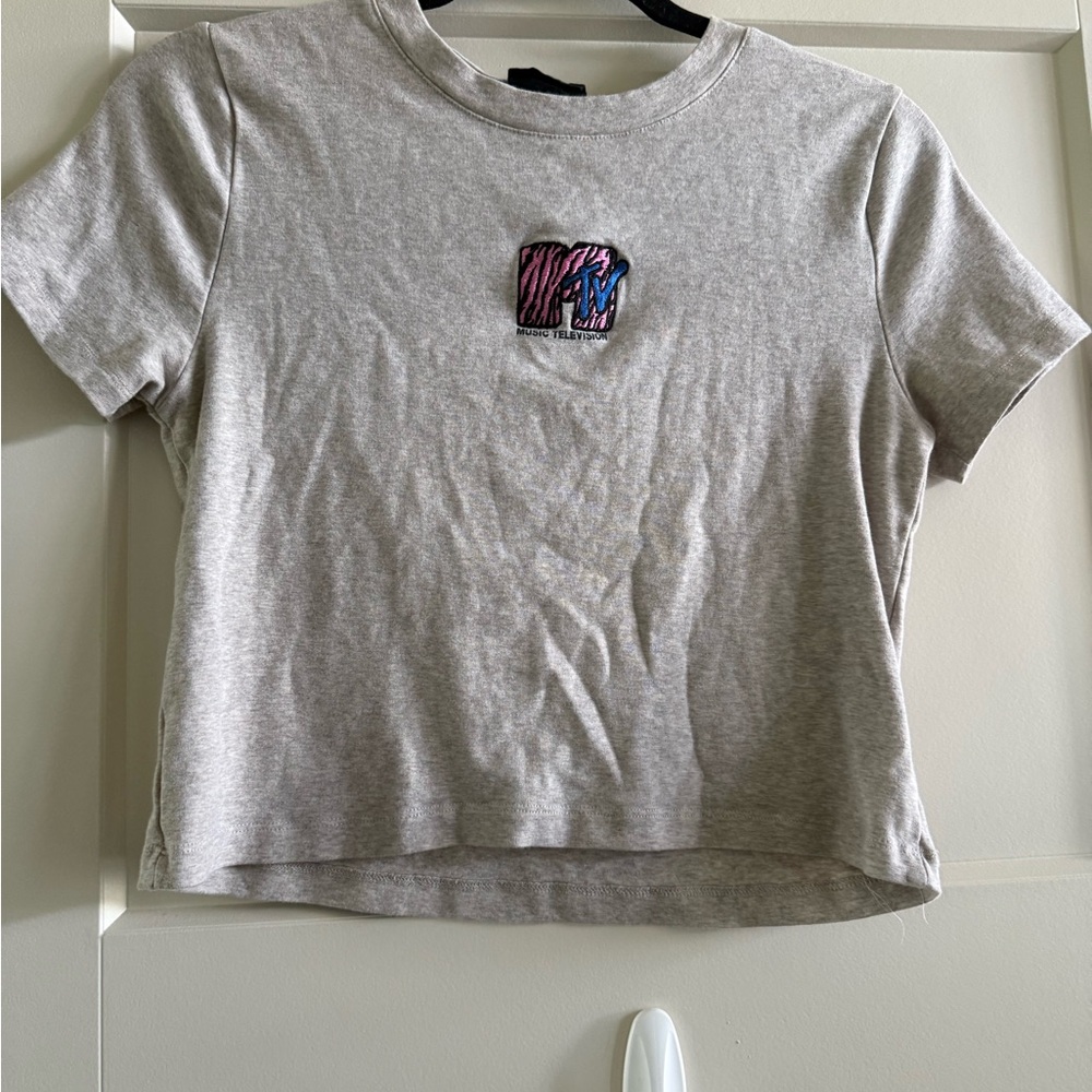 MTV Light Gray Short Sleeve Tee with Pink & Blue Logo